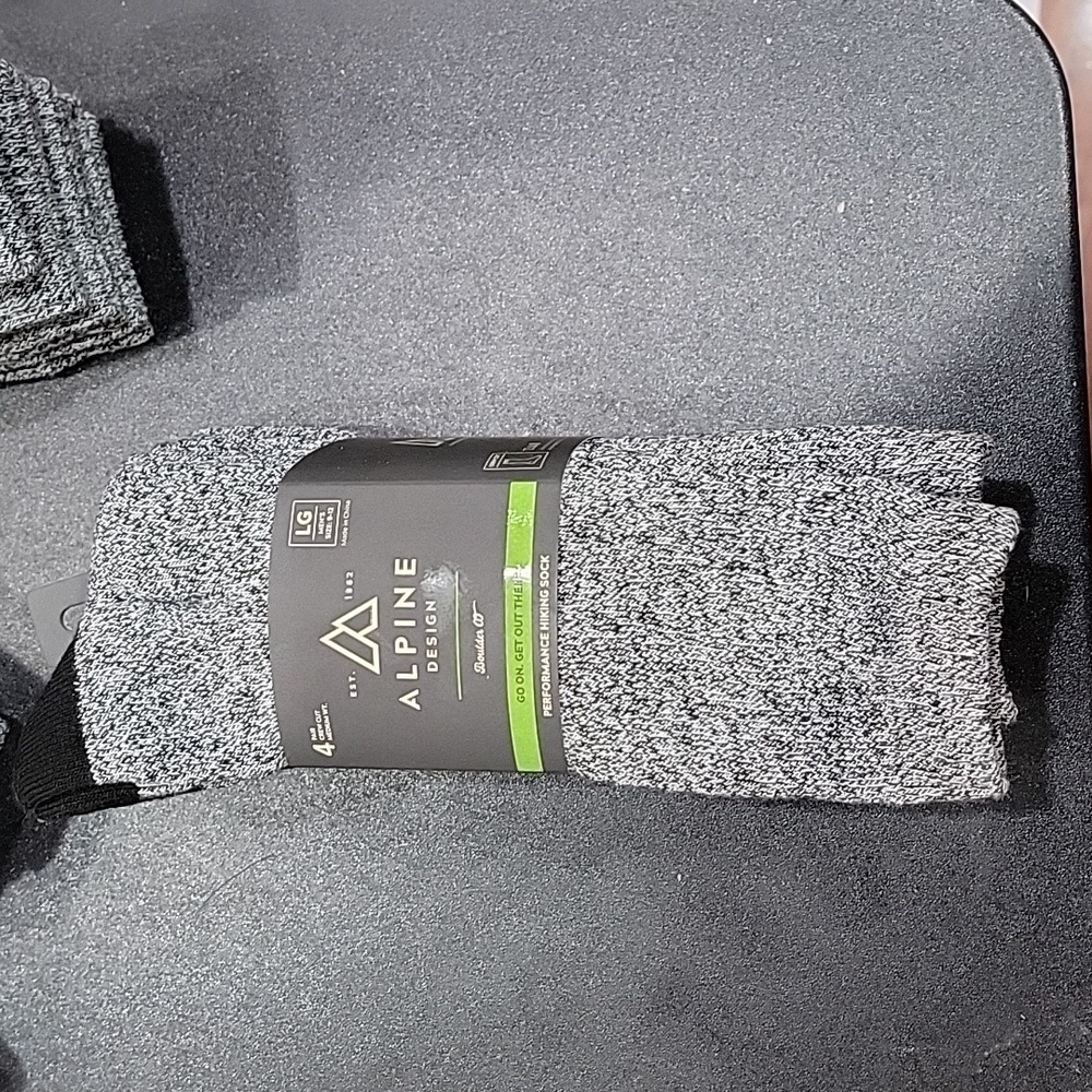 NWT 4 PACK ALPINE DESIGN PERFIRMANCE HIKING SOCKS SIZE LARGE